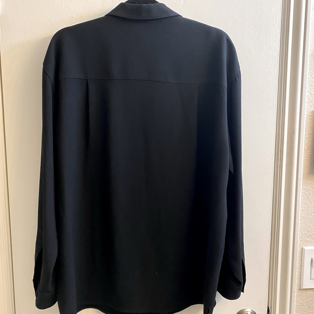 Gorgeous, classic polyester jacket in black, size 14